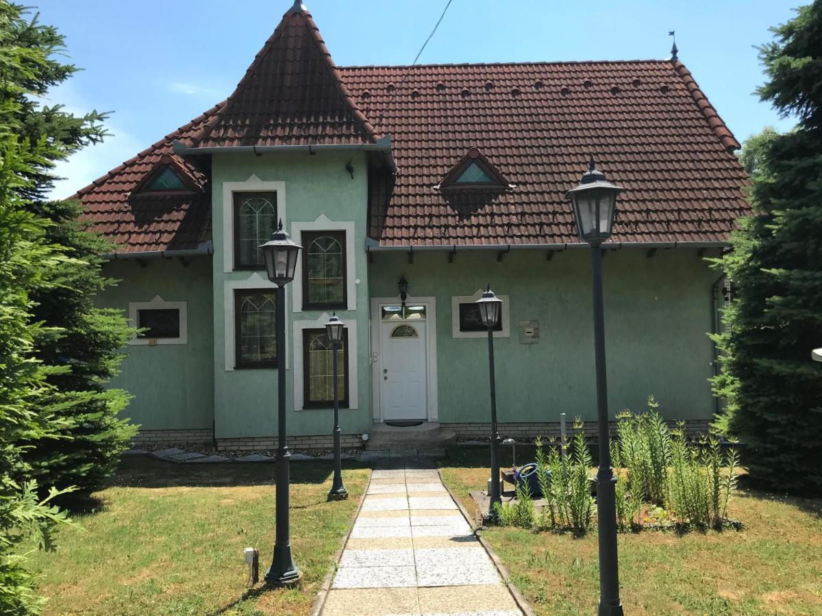Balaton Garden Apartment บาลาตองโยรอค ภายนอก รูปภาพ