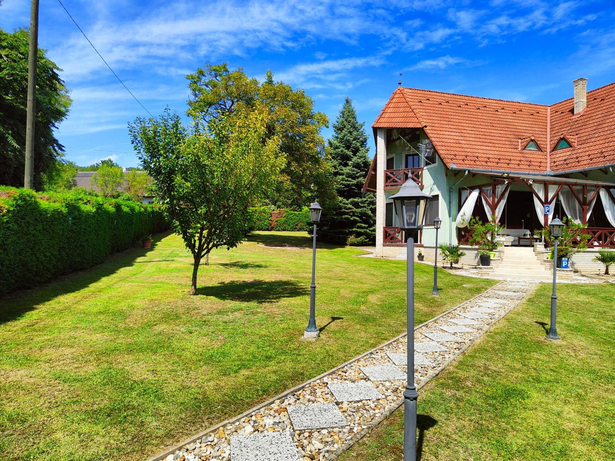 Balaton Garden Apartment บาลาตองโยรอค ภายนอก รูปภาพ