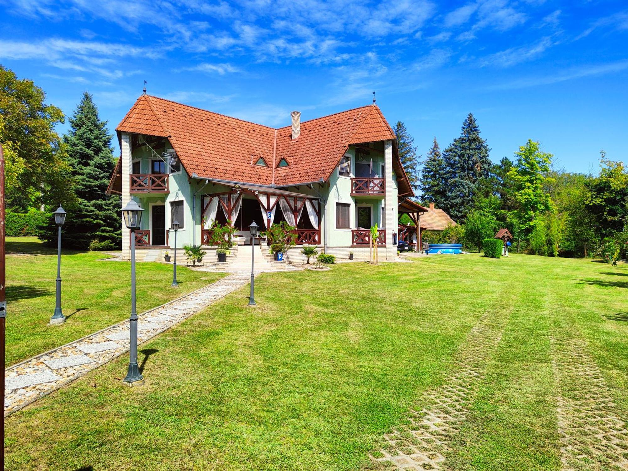 Balaton Garden Apartment บาลาตองโยรอค ภายนอก รูปภาพ
